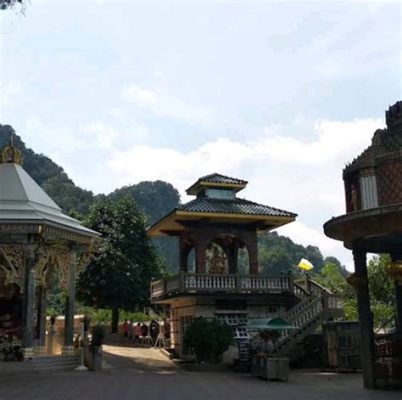  The Majestic Kek Lok Tong Temple: Journey into Spiritual Serenity and Breathtaking Caves!